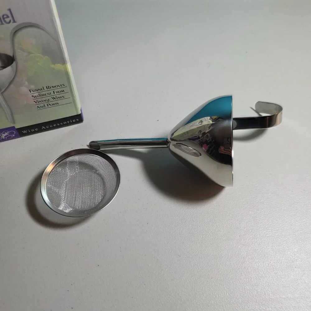 NWT Win Decanting Funnel